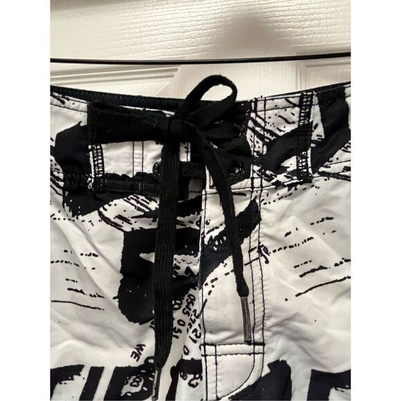 Rip Curl Black & White Graffiti Print Board Shorts Swim sz 30 - Picture 2 of 7